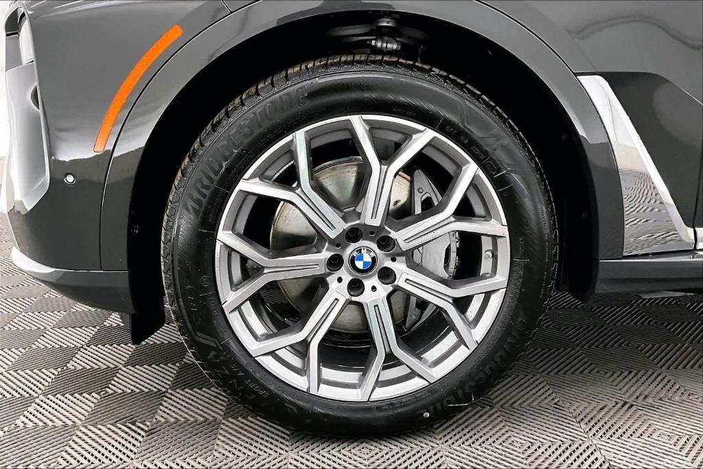 new 2026 BMW X7 car, priced at $101,935