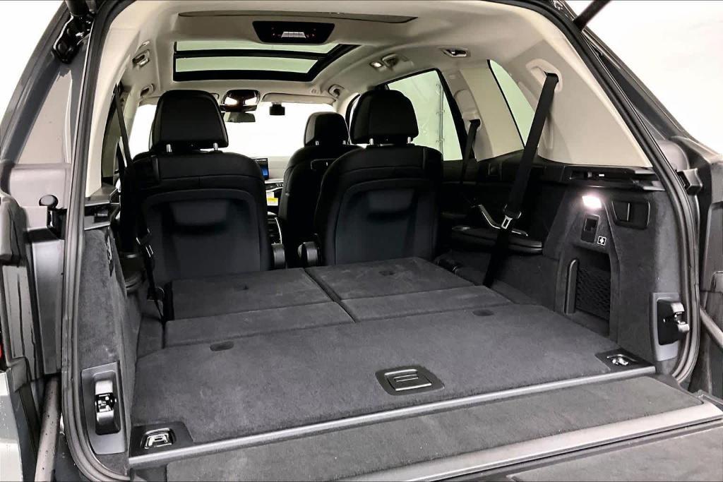 new 2026 BMW X7 car, priced at $101,935