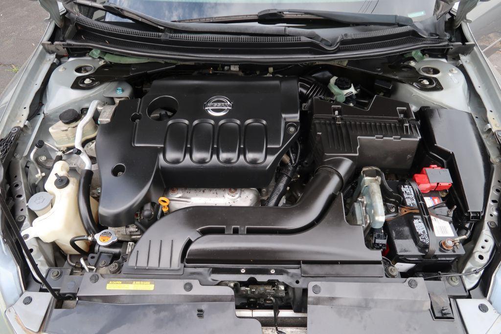 used 2009 Nissan Altima car, priced at $5,500