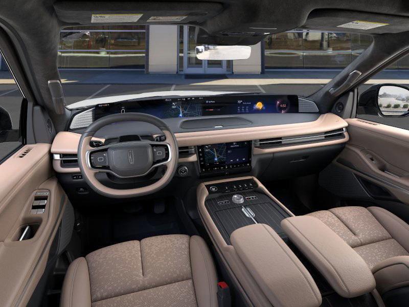 new 2025 Lincoln Navigator car, priced at $129,085