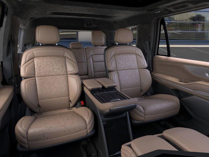 new 2025 Lincoln Navigator car, priced at $129,085