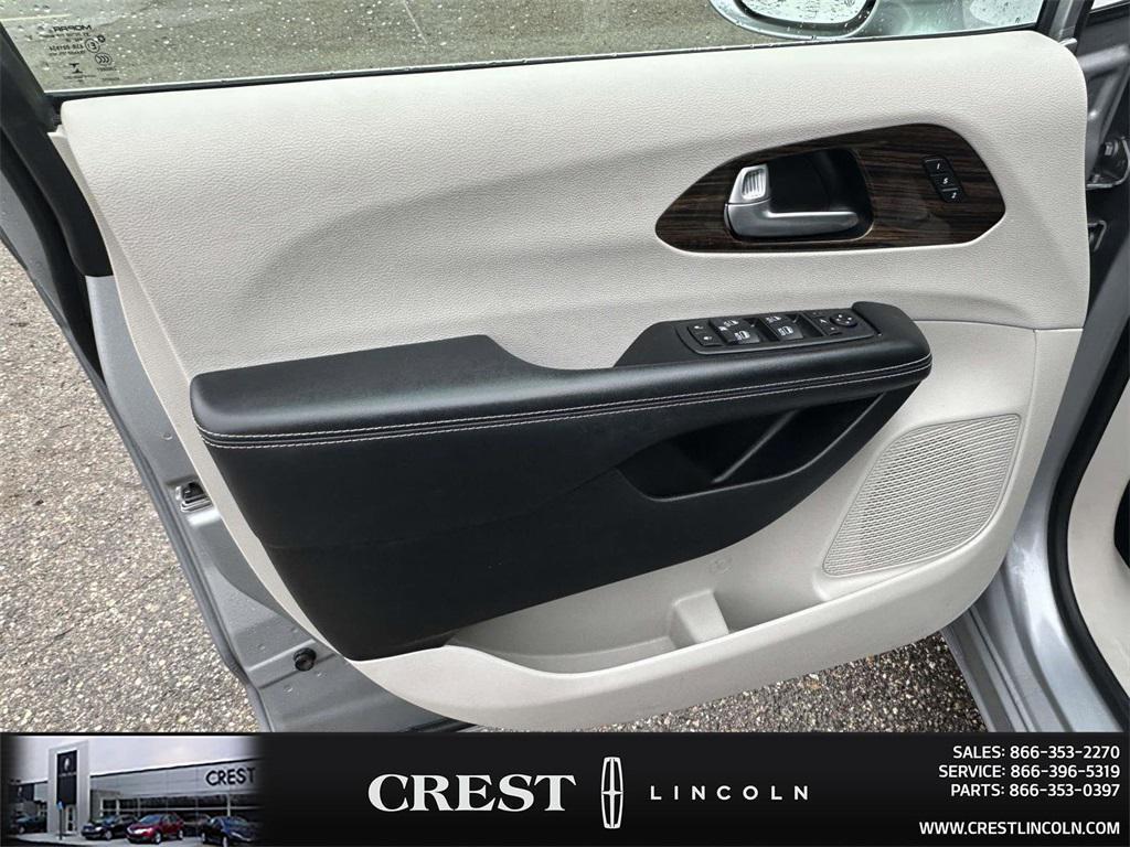 used 2021 Chrysler Pacifica car, priced at $26,487