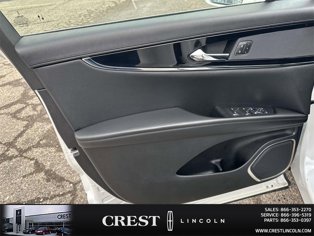 used 2023 Lincoln Nautilus car, priced at $33,822