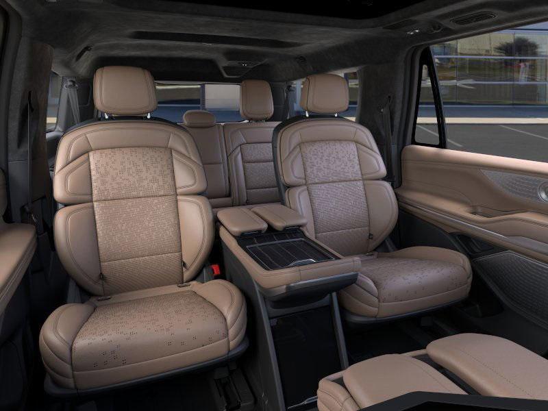 new 2025 Lincoln Navigator car, priced at $132,085