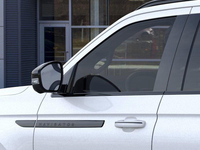new 2025 Lincoln Navigator car, priced at $107,595