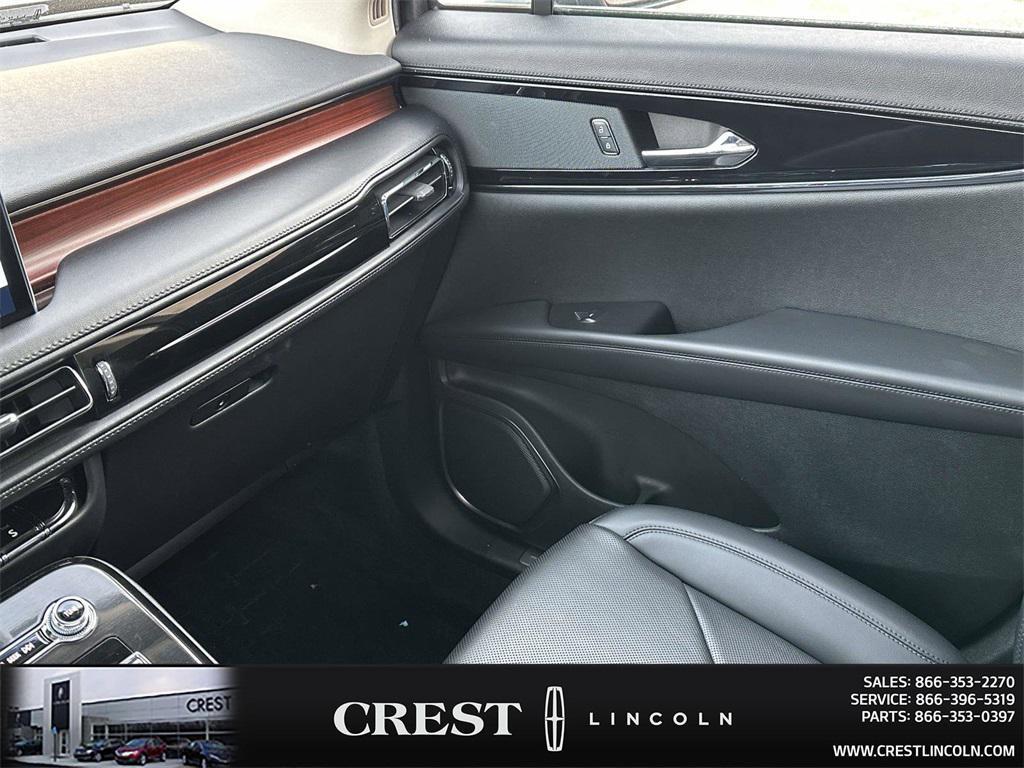 used 2022 Lincoln Nautilus car, priced at $33,298