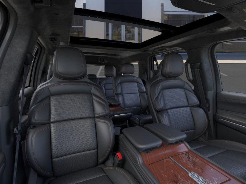 new 2025 Lincoln Navigator car, priced at $130,505