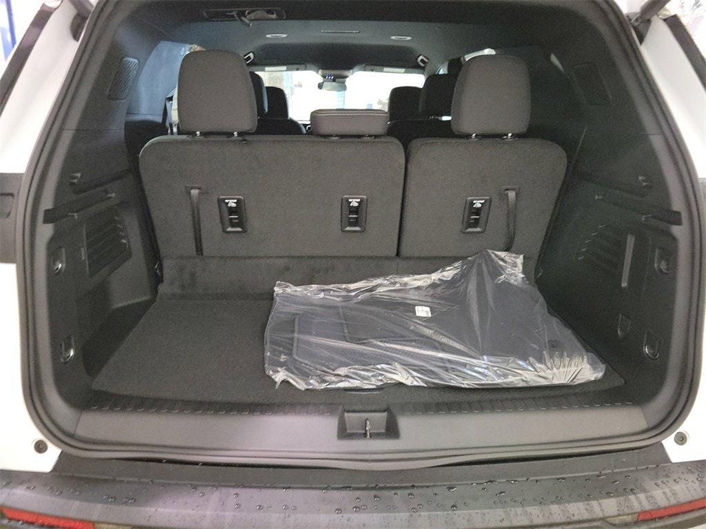 new 2026 Chevrolet Traverse car, priced at $40,605