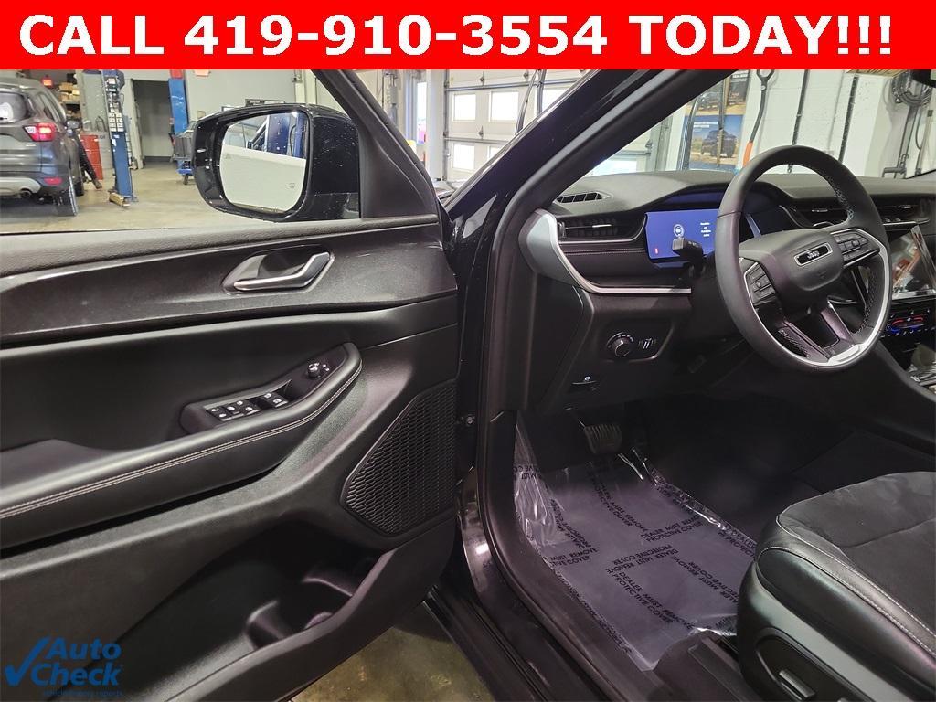 used 2023 Jeep Grand Cherokee car, priced at $32,500