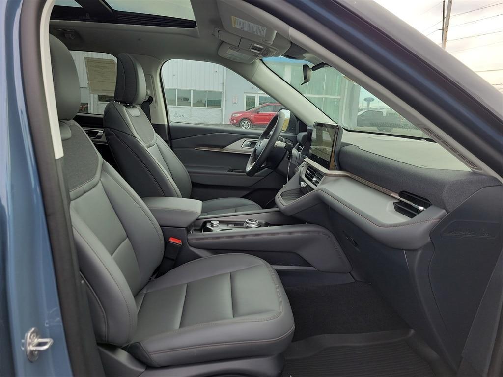 new 2025 Ford Explorer car, priced at $47,600