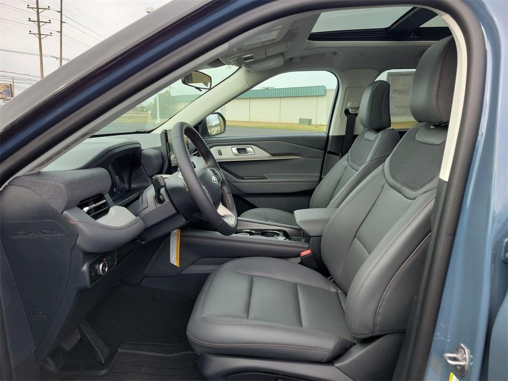 new 2025 Ford Explorer car, priced at $47,600