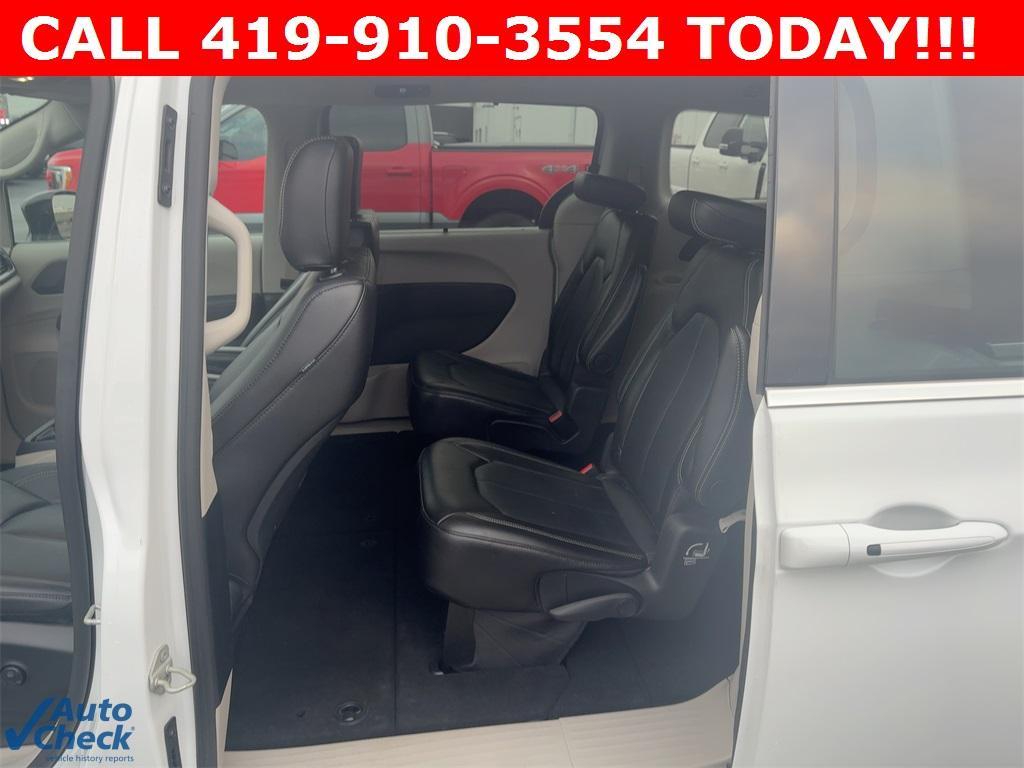 used 2024 Chrysler Pacifica car, priced at $27,079