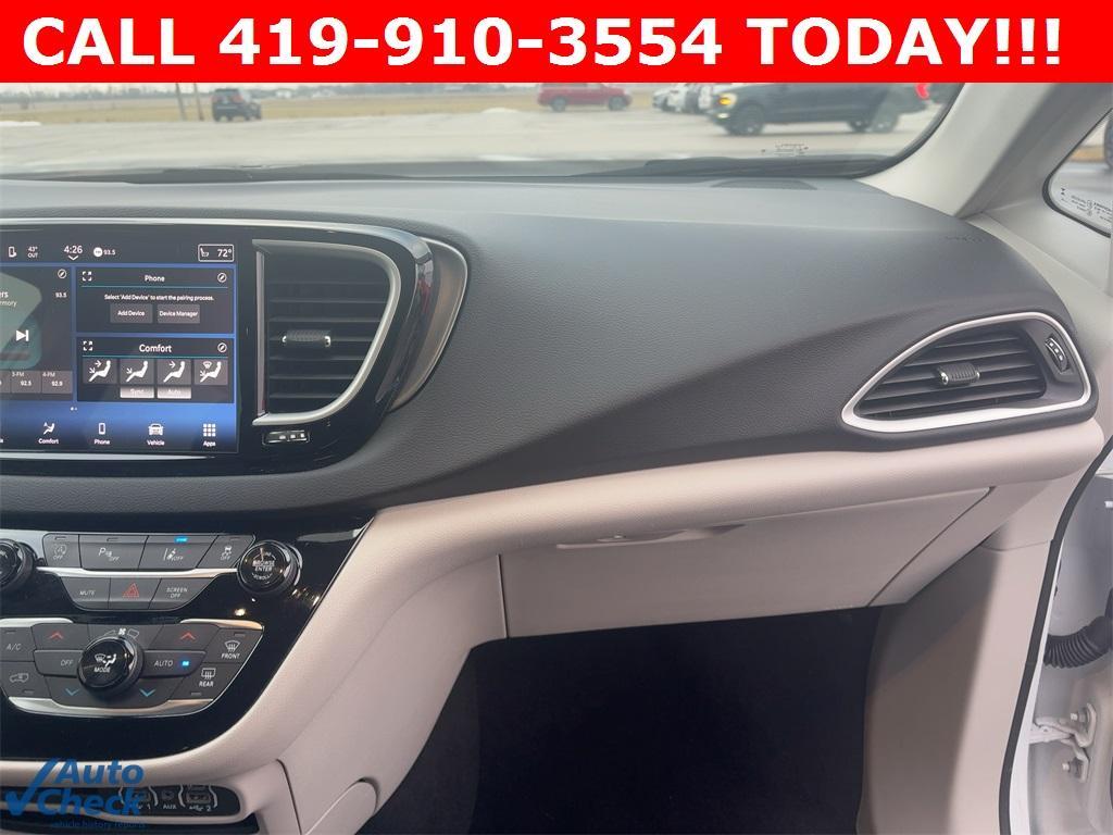 used 2024 Chrysler Pacifica car, priced at $27,079