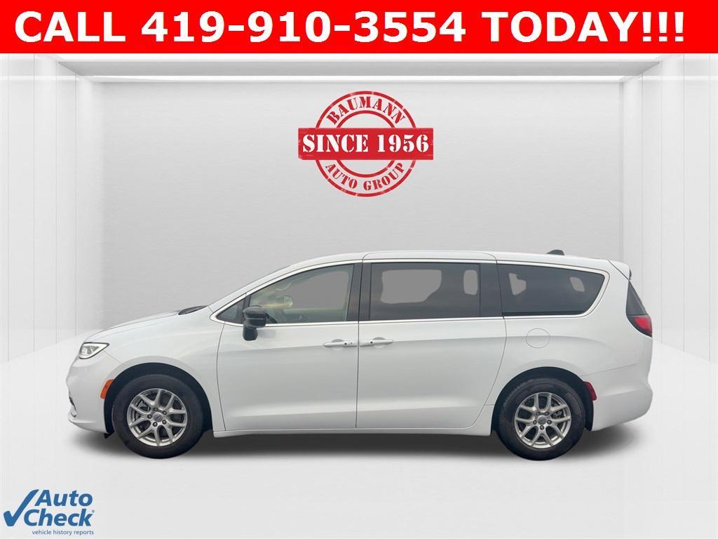 used 2024 Chrysler Pacifica car, priced at $27,079