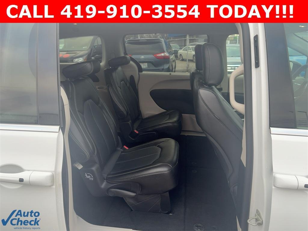 used 2024 Chrysler Pacifica car, priced at $27,079