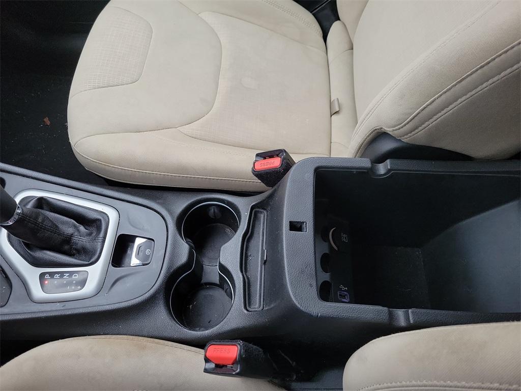 used 2015 Jeep Cherokee car, priced at $4,600