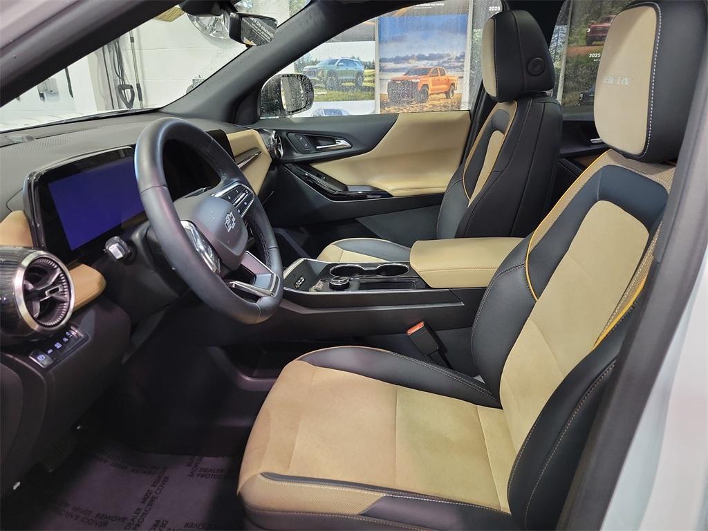 used 2025 Chevrolet Equinox car, priced at $31,000