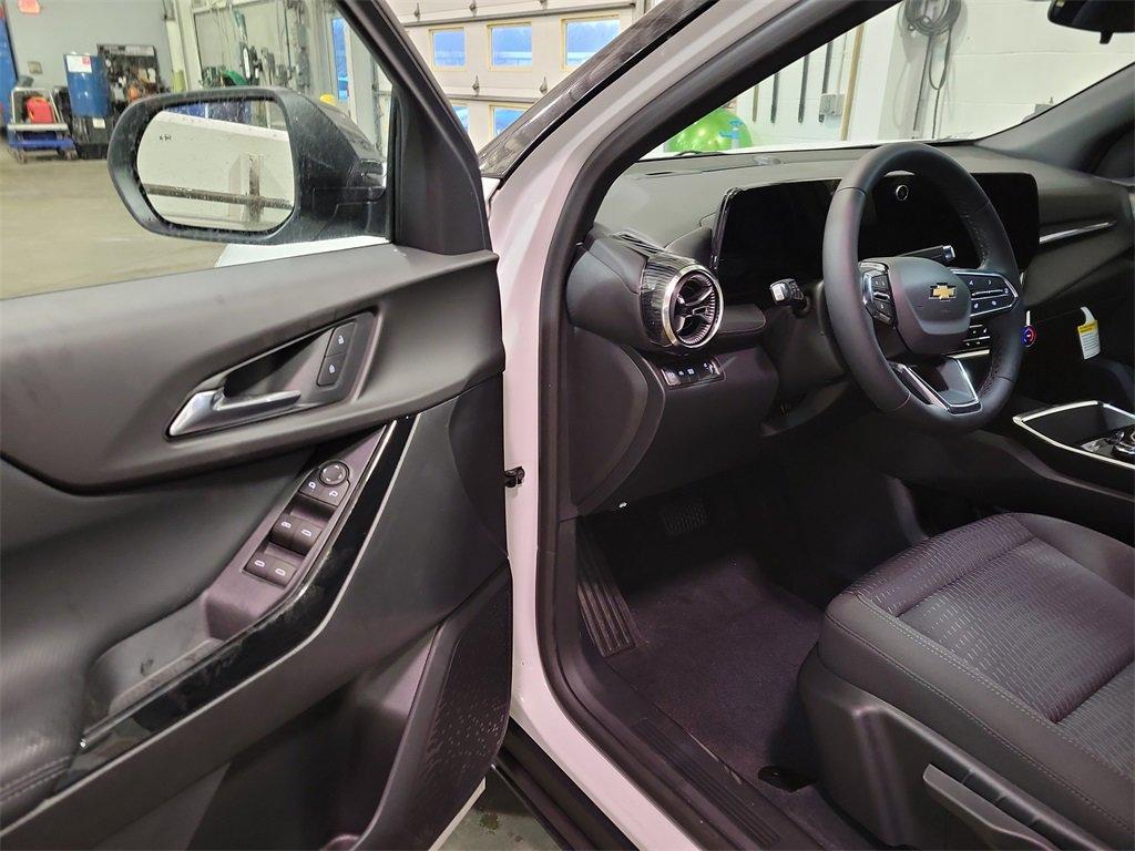 new 2026 Chevrolet Equinox car, priced at $31,255