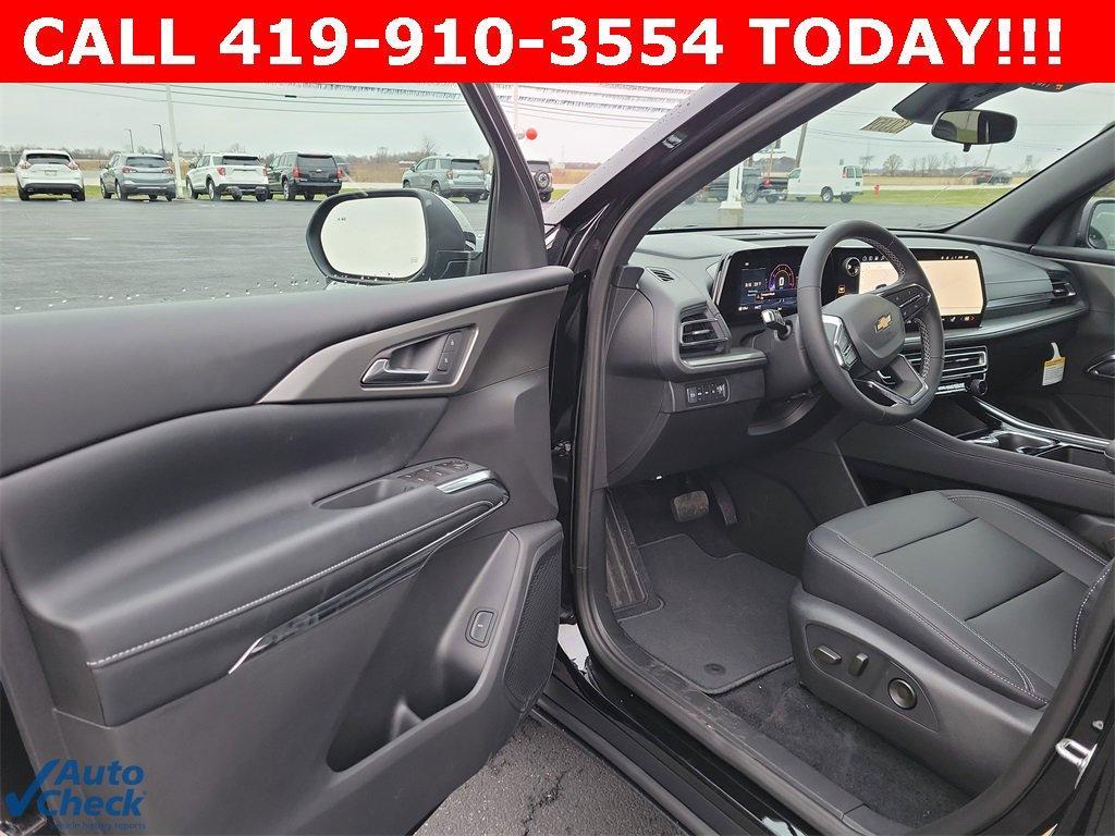 new 2026 Chevrolet Traverse car, priced at $44,323