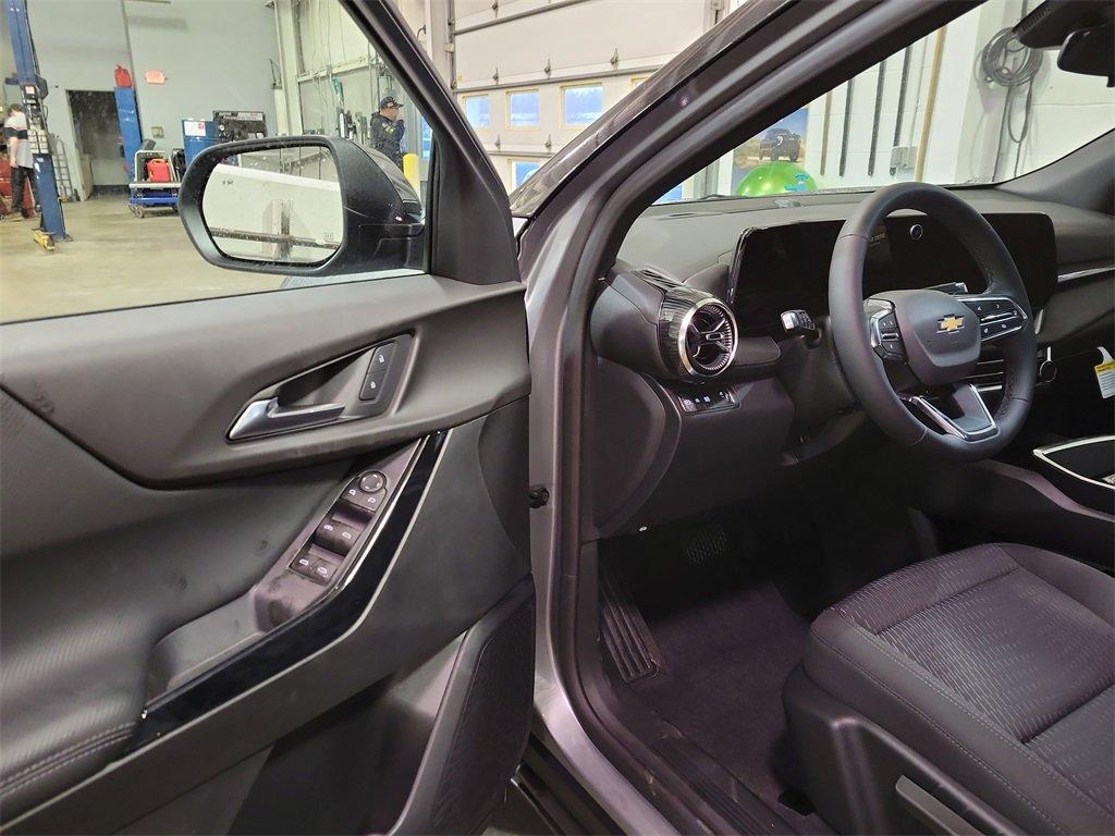 new 2026 Chevrolet Equinox car, priced at $31,255