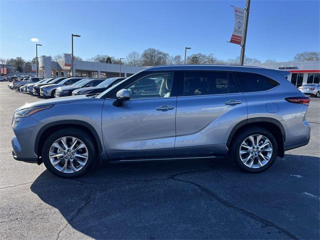 used 2024 Toyota Highlander car, priced at $43,988