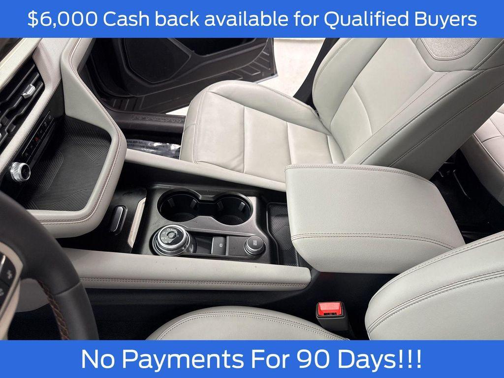 new 2025 Ford Explorer car, priced at $39,982