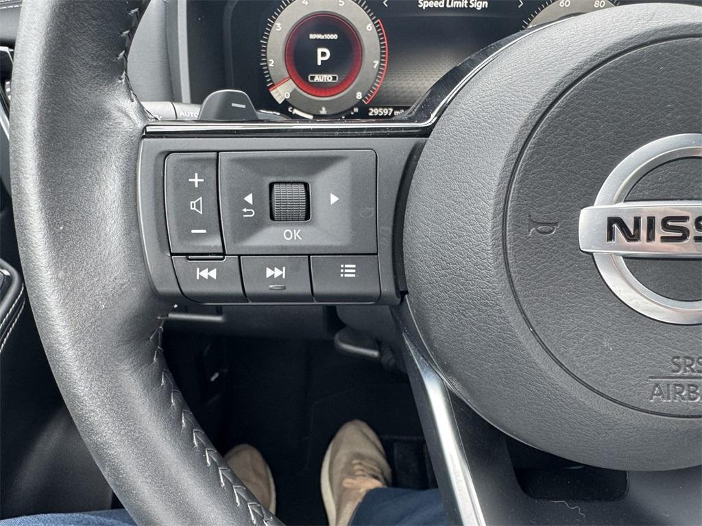 2021 Black Nissan Rogue