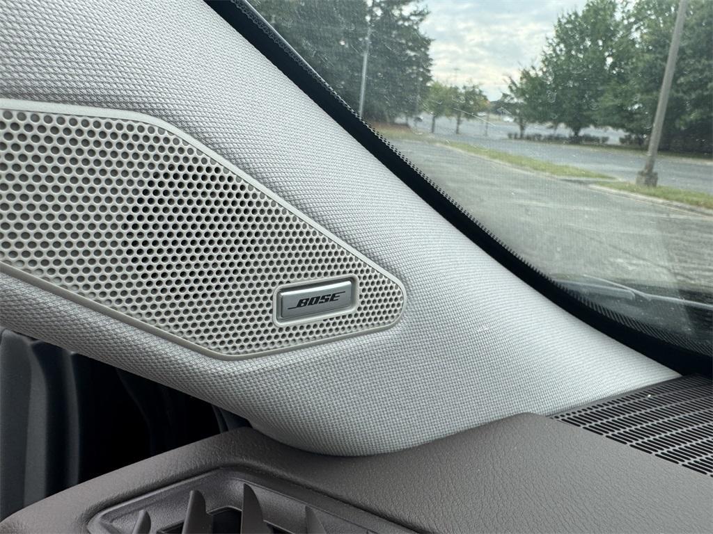 2021 Black Nissan Rogue