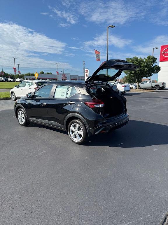new 2025 Nissan Kicks Play car, priced at $22,434