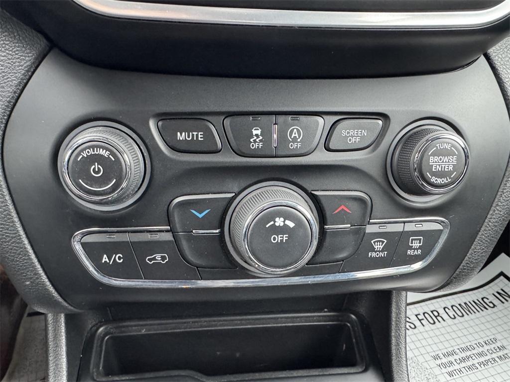 used 2019 Jeep Cherokee car, priced at $16,488