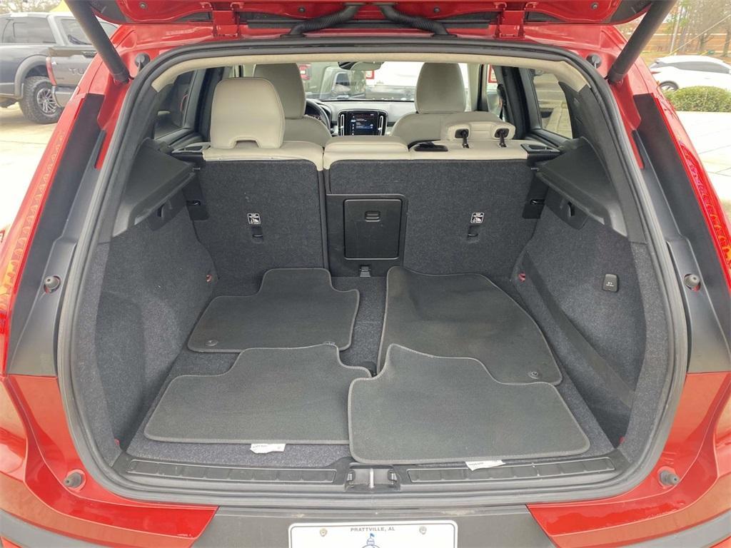 used 2019 Volvo XC40 car, priced at $15,539