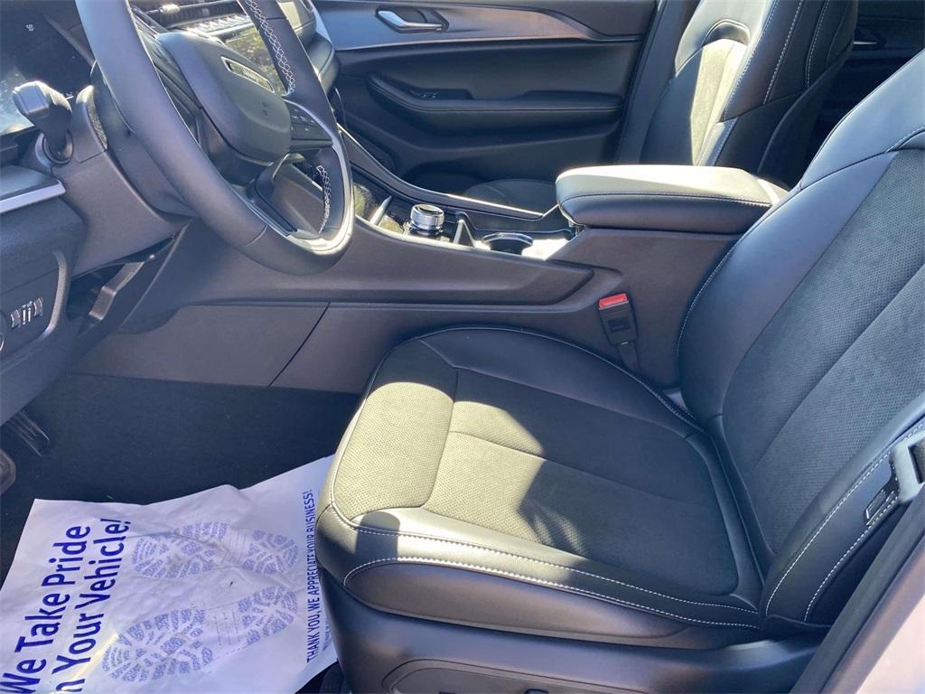 new 2025 Jeep Grand Cherokee L car, priced at $34,135