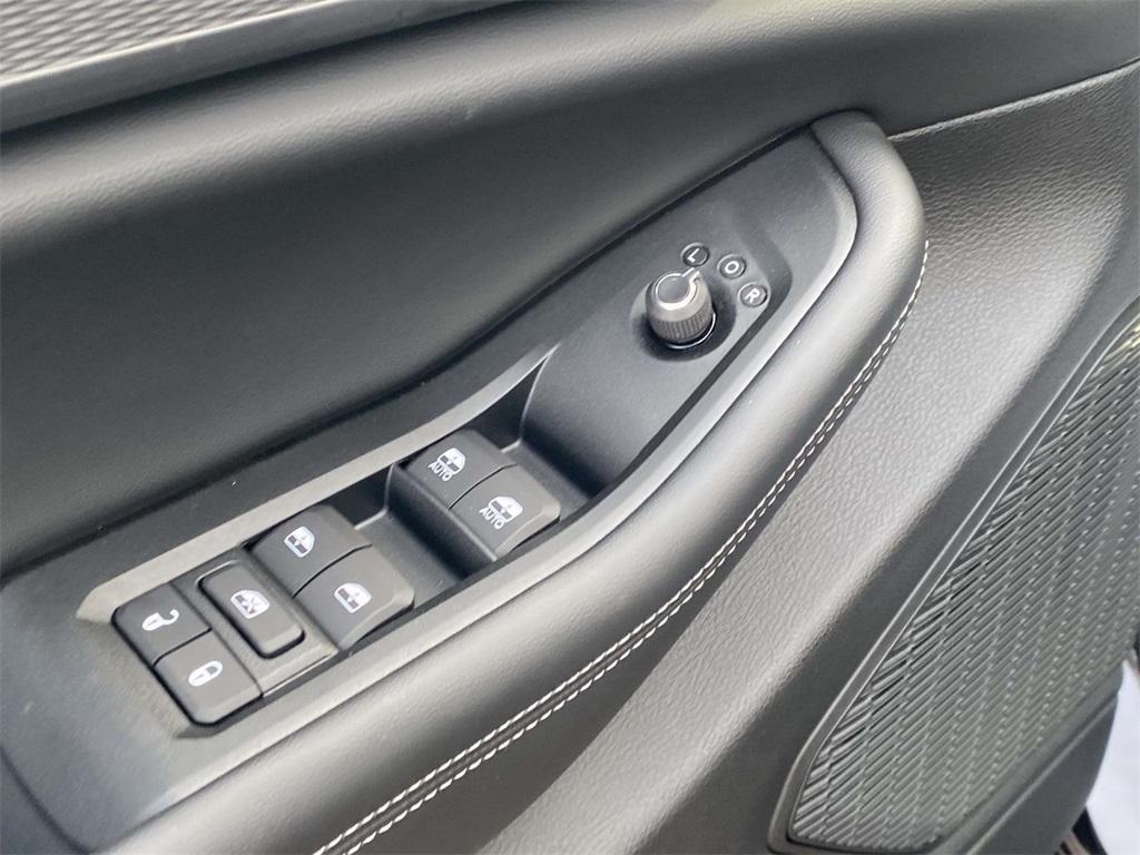 new 2025 Jeep Grand Cherokee car, priced at $28,625