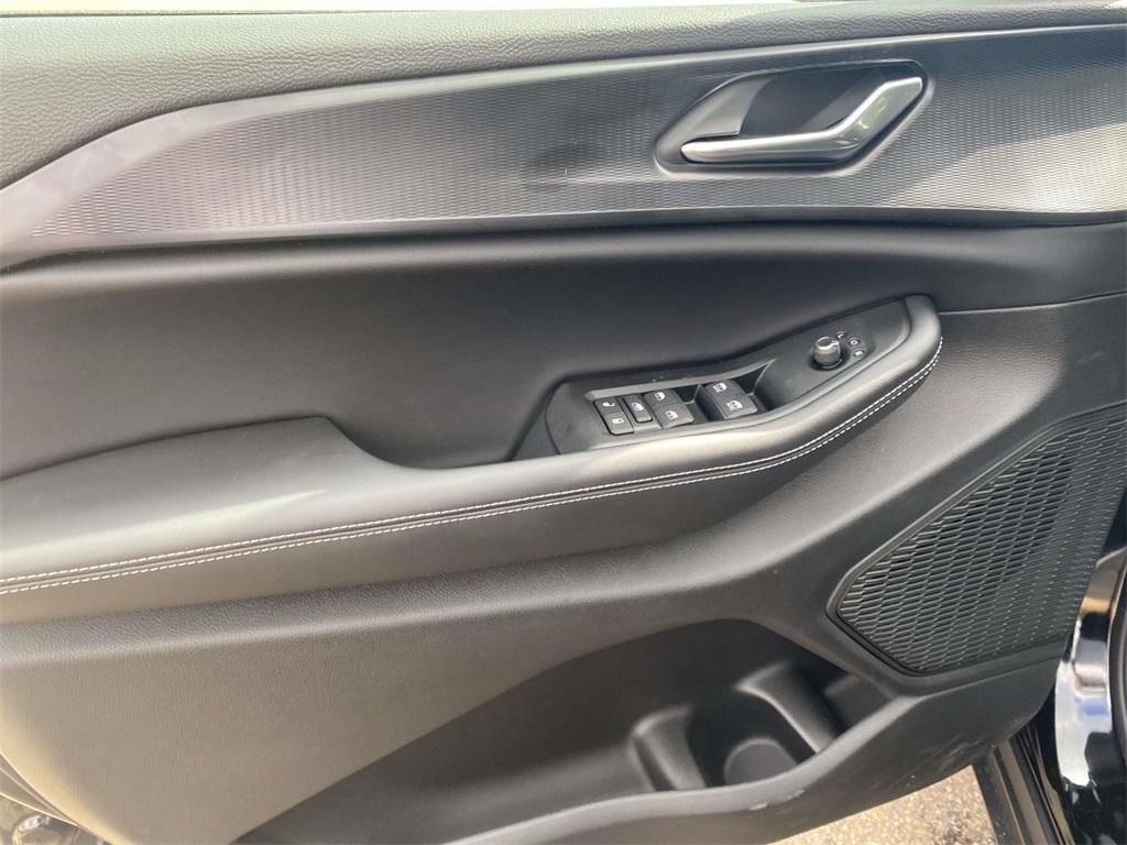 new 2025 Jeep Grand Cherokee car, priced at $30,050