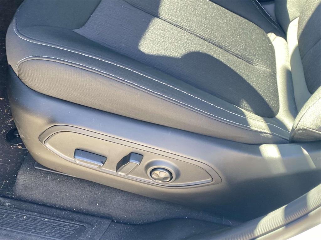 new 2025 Jeep Grand Cherokee car, priced at $27,999