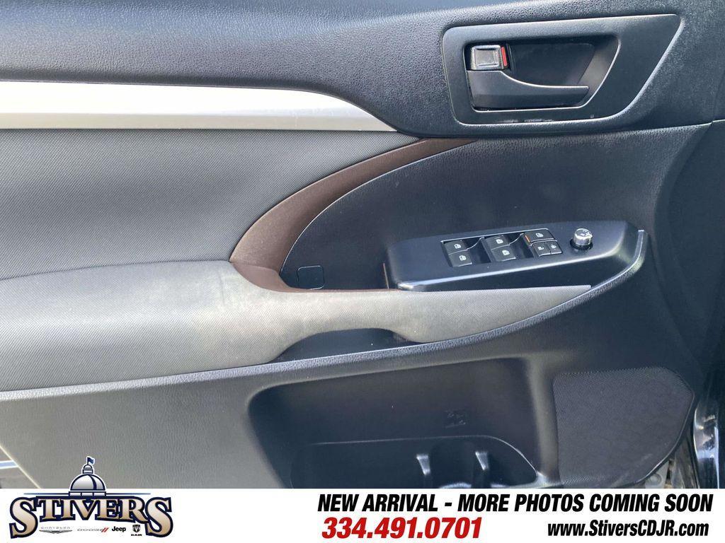 used 2019 Toyota Highlander car, priced at $15,999