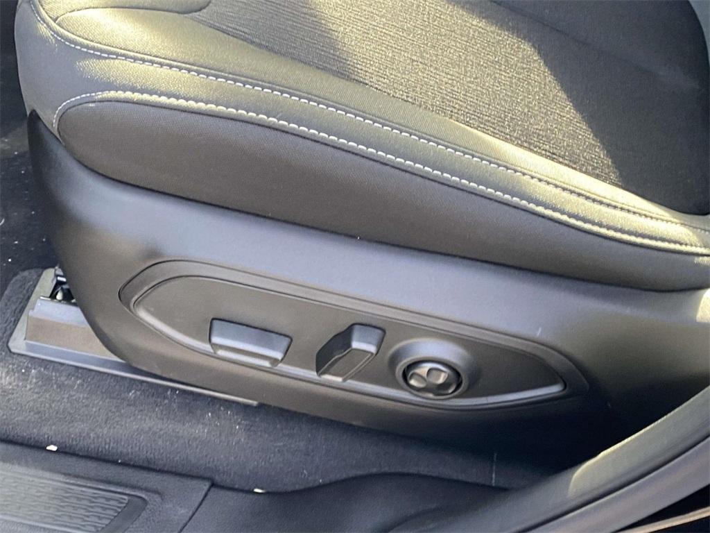 new 2025 Jeep Grand Cherokee car, priced at $27,375