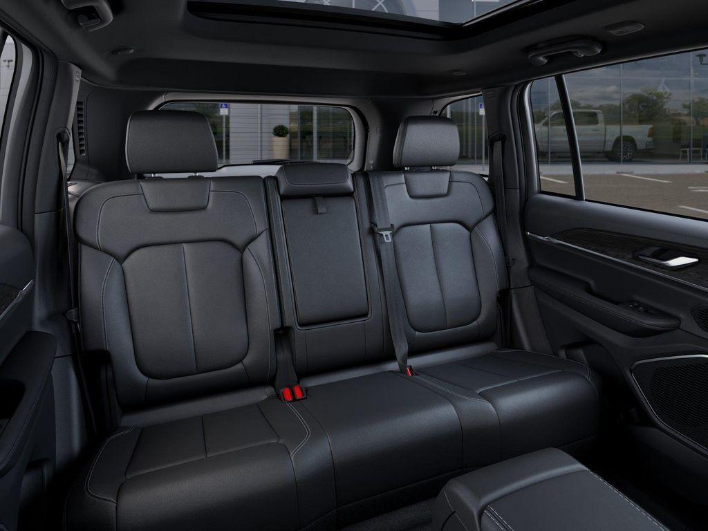 new 2026 Jeep Grand Cherokee car, priced at $45,805