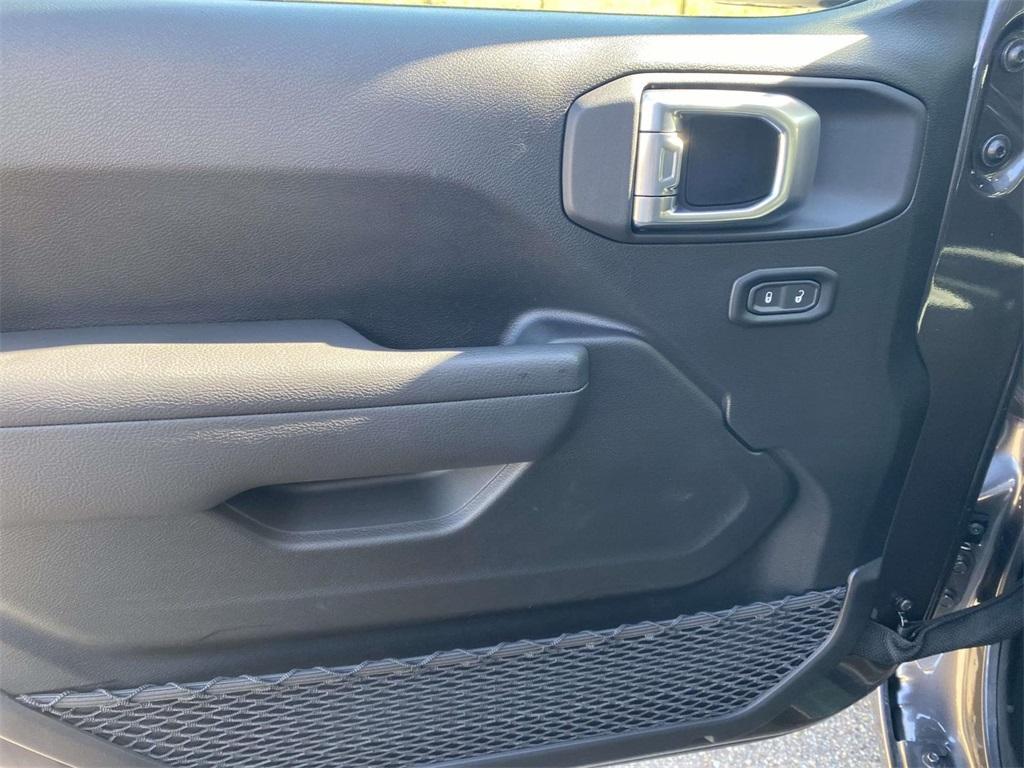 new 2026 Jeep Wrangler car, priced at $33,999