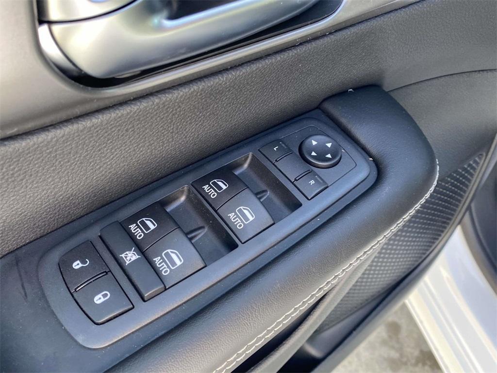 new 2026 Chrysler Pacifica car, priced at $43,180