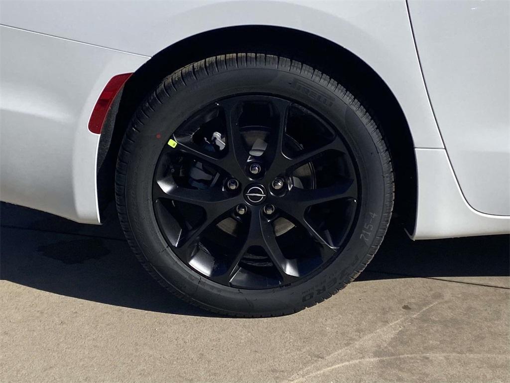 new 2026 Chrysler Pacifica car, priced at $43,180