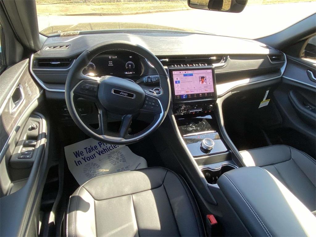 new 2025 Jeep Grand Cherokee L car, priced at $34,495