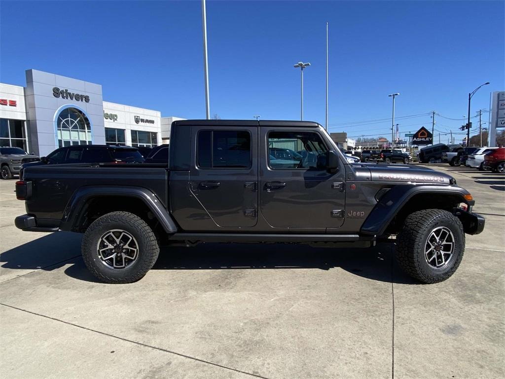 new 2026 Jeep Gladiator car, priced at $52,999