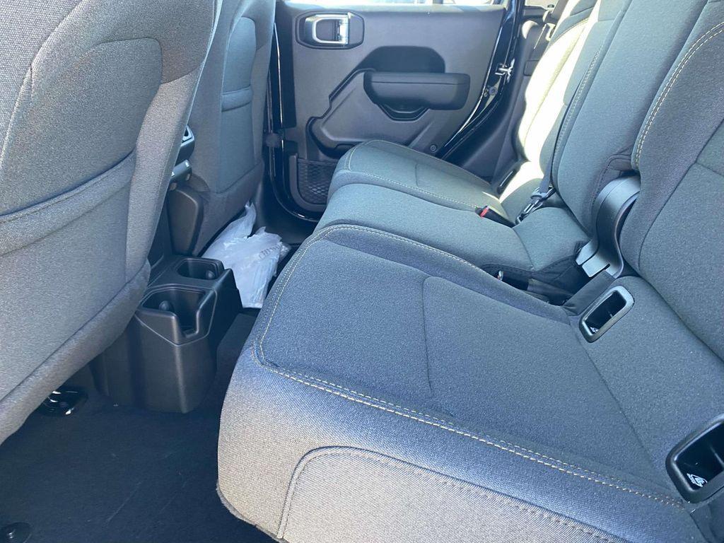 new 2026 Jeep Gladiator car, priced at $39,435