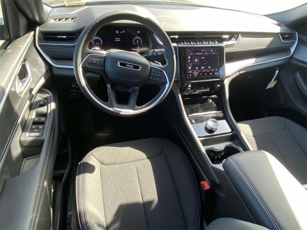 new 2025 Jeep Grand Cherokee car, priced at $29,995