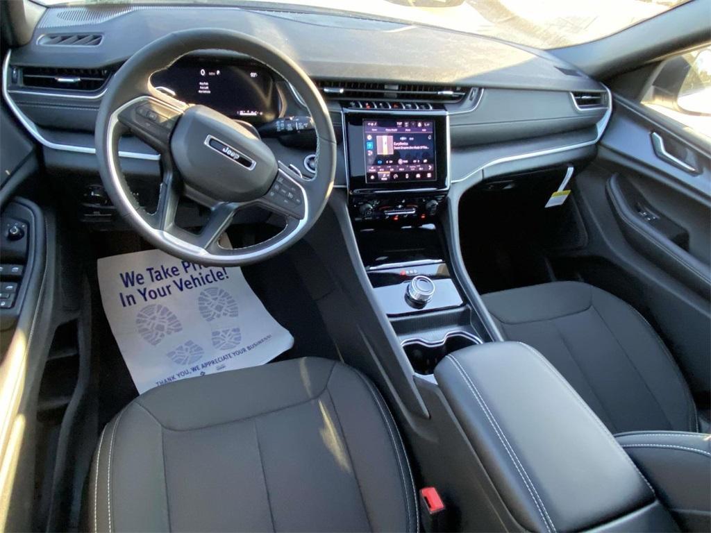 new 2025 Jeep Grand Cherokee L car, priced at $29,825