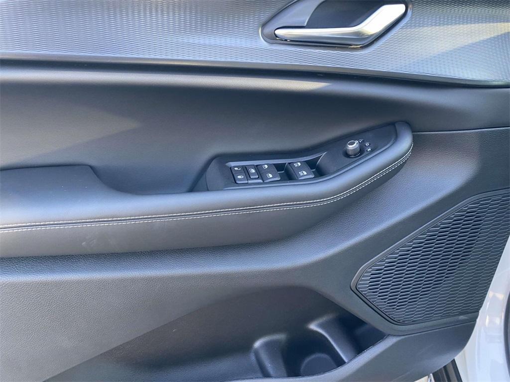 new 2025 Jeep Grand Cherokee L car, priced at $29,825