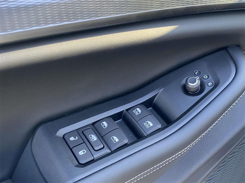 new 2025 Jeep Grand Cherokee L car, priced at $29,825