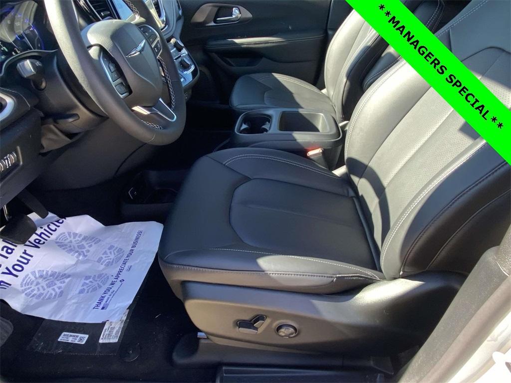 new 2026 Chrysler Pacifica car, priced at $34,999