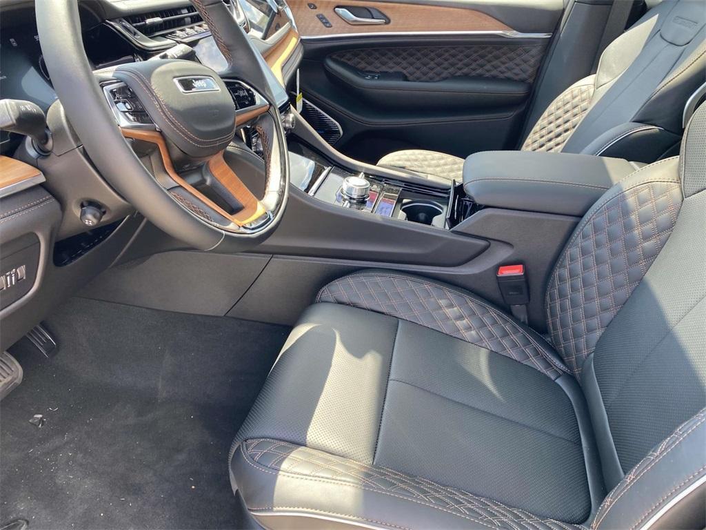 new 2025 Jeep Grand Cherokee car, priced at $64,175